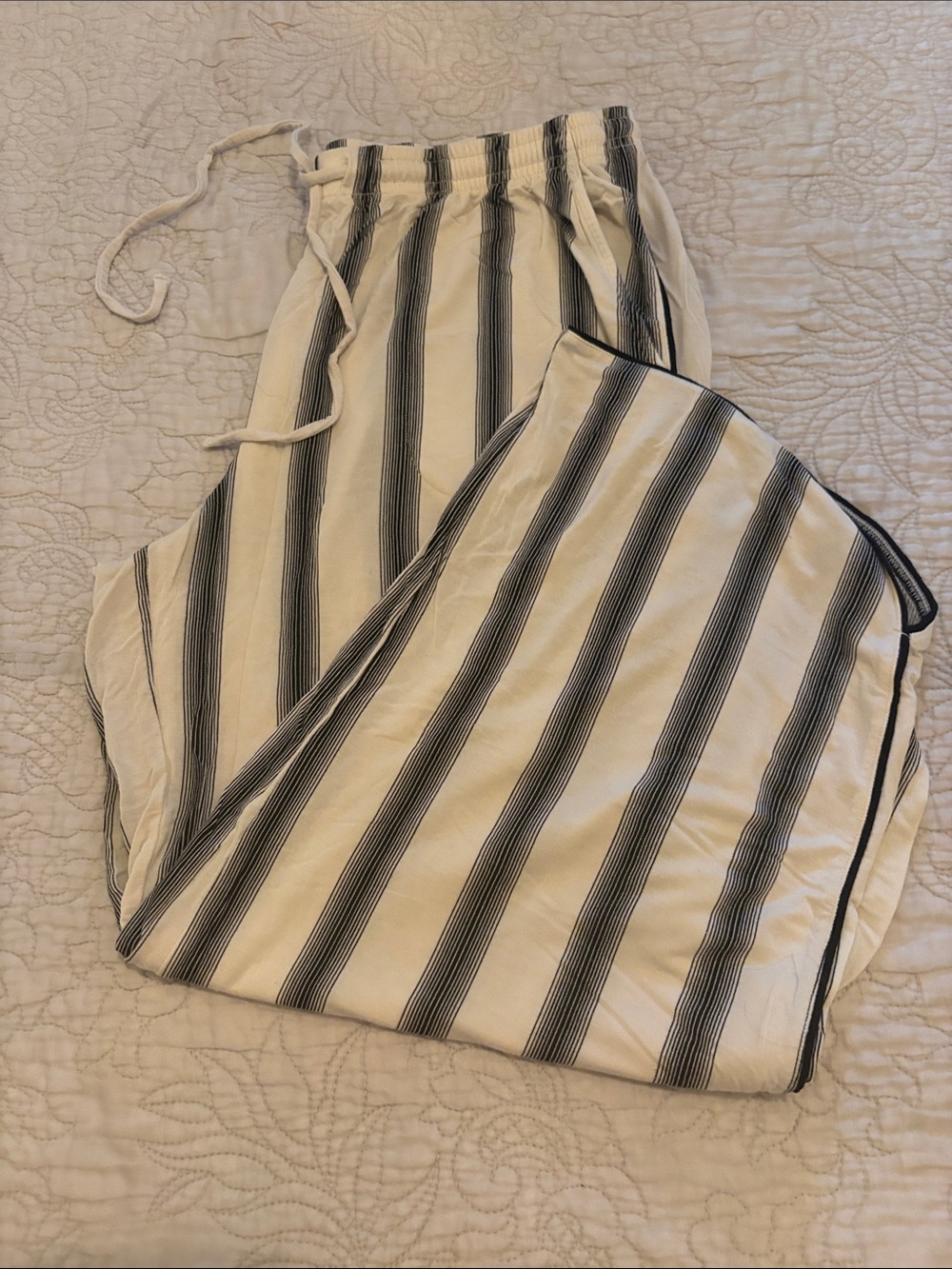 Soma Cool Nights Black & White Vertical-Striped Drawstring